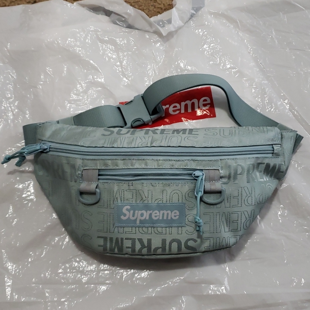 Supreme Waistbag SS19 light blue